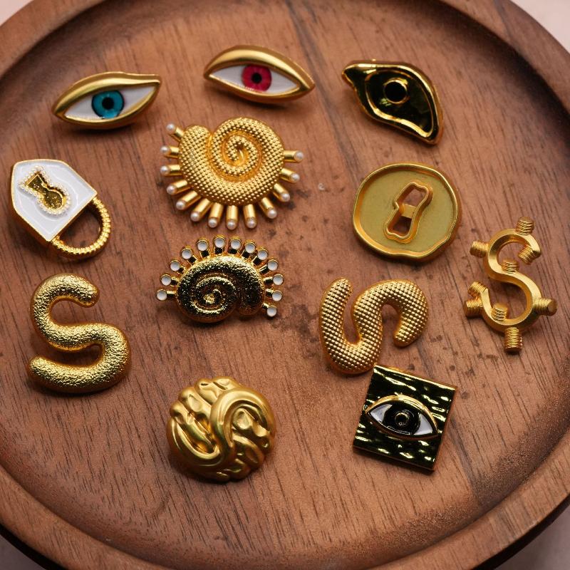 Vintage Metal Button Heart Sha - Craft Embellishment 评论和价格